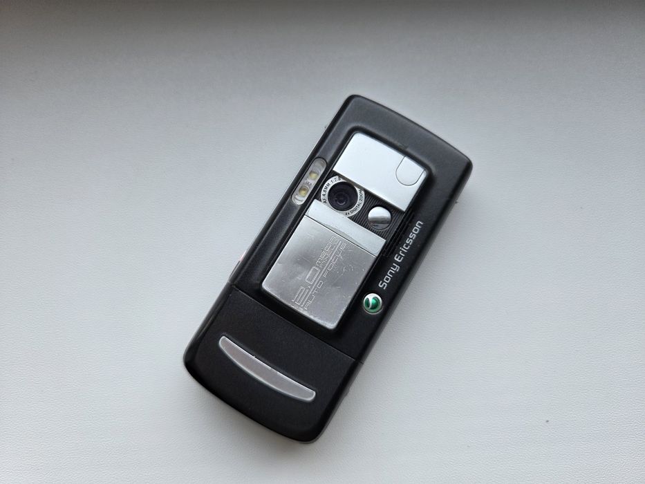 Sony Ericsson K750i - telefon simplu cu butoane