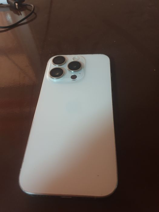 iPhone 15 Pro White 128GB 90% Battery Health