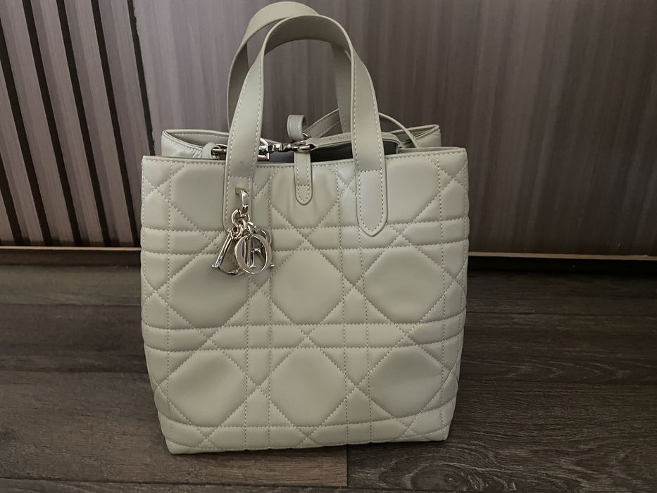 Dior toujours естествена кожа