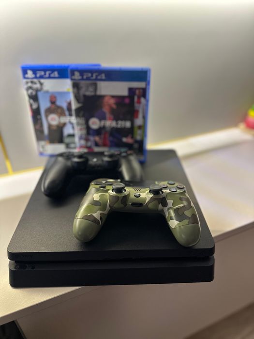 Срочно продам Sony PlayStation 4 Slim 1 TB