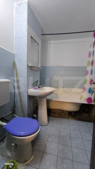 Apartament 4 camere, decomandat, parter, 78 mp, zona Burdujeni