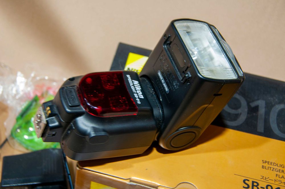 Nikon SB910 speedlight