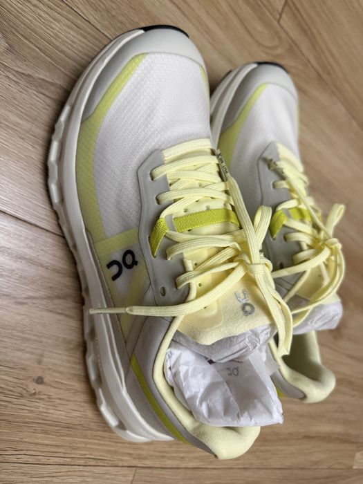 Продам кроссовки