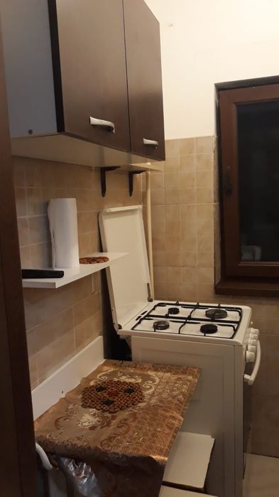 Închiriez garsoniera