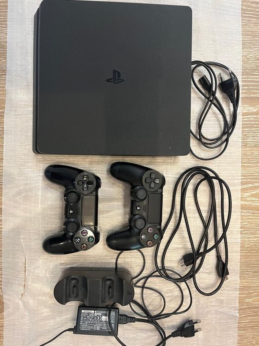 Плейстейшн 4 (PS4)