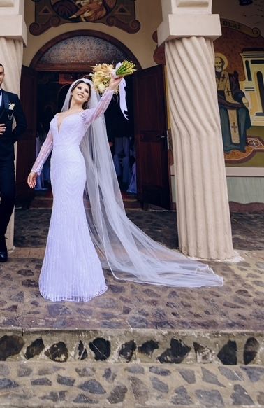 Rochie de mireasa facuta pe comanda cu voal inclus