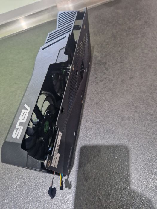 Carcasa cu ventilatoare rx  5700 asus