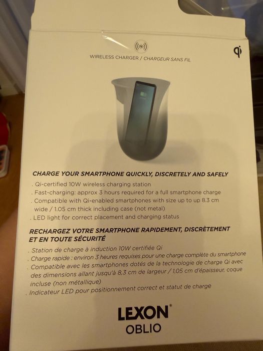 Incarcator telefon mobil  cu functie de igienizare