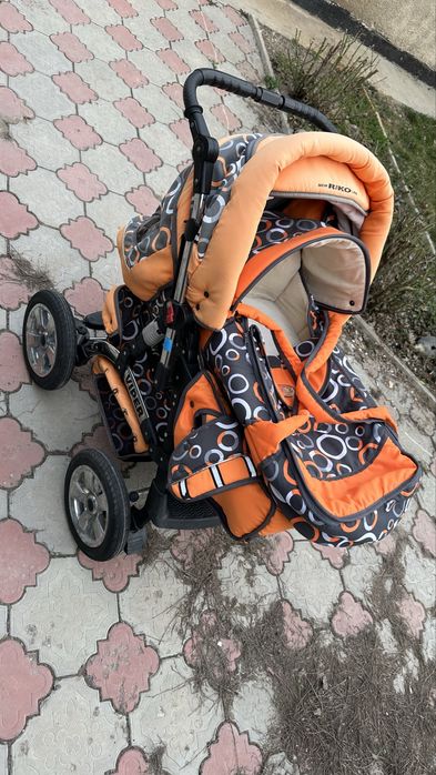 Продам коляску (всесезонная)