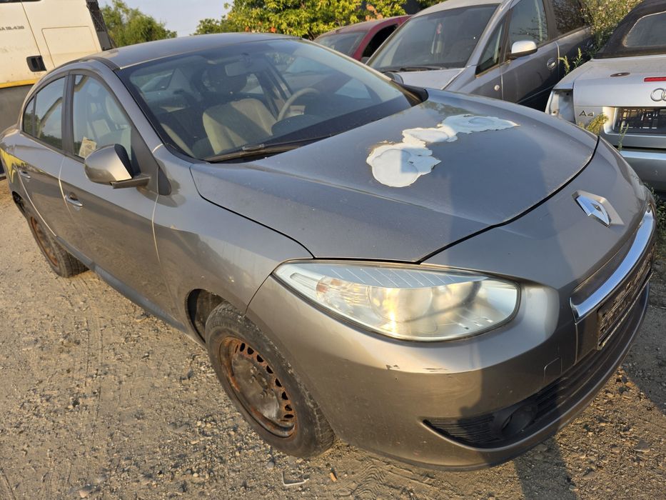 Dezmembrez Renault Fluence 1.6 16v 1.5dci