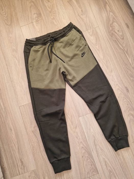 Страхотно мъжко спортно долнище NIKE размер S M L XL