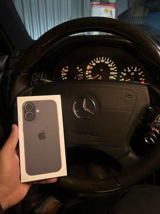 Продам iphone 17