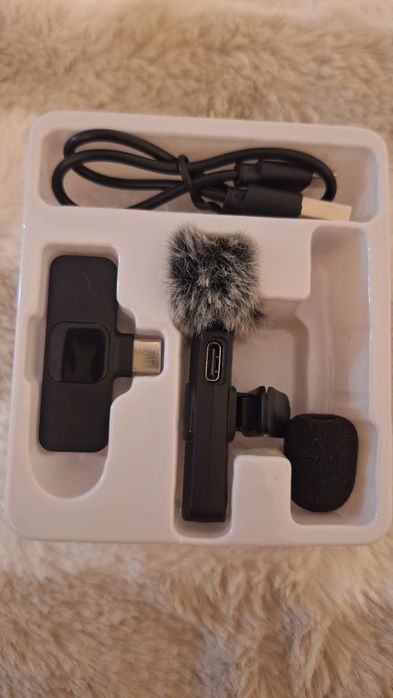 Lavaliera wireless microphone