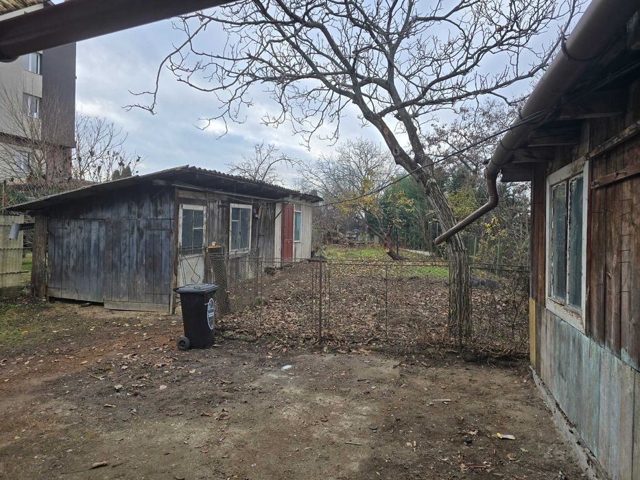 Persoana fizica vând casa, central