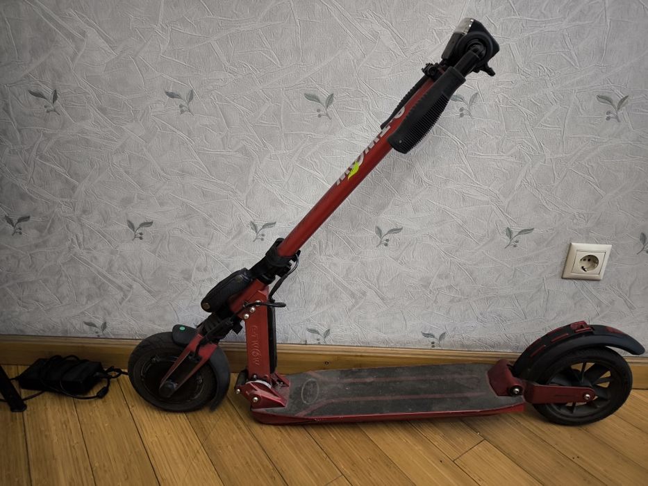 Электросамокат booster