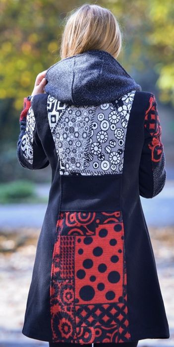 Дамско палто с етно мотиви