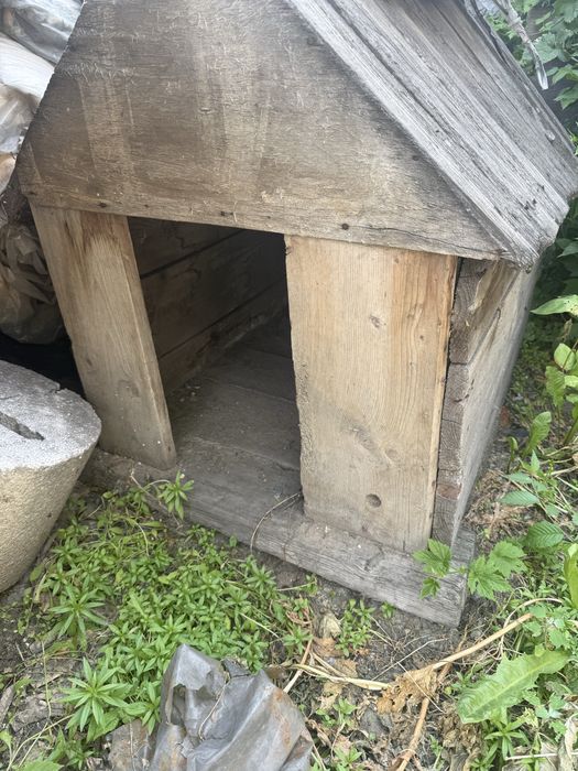 Продам будку для собак.