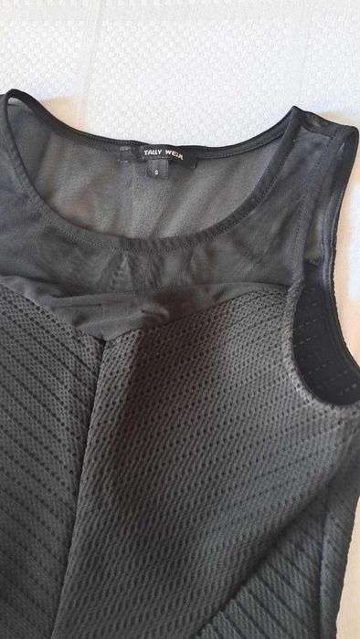 Top elegant negru!