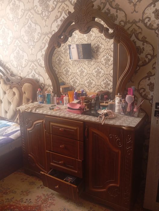Spalniy garnitur,detskiy mebel,dars stoli,gilam,xoladilnik,noutbuk sot