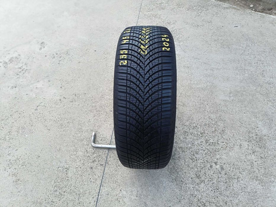 O anvelopa 235 45 21 goodyear vector 4 season 6,8 mm dot 2024