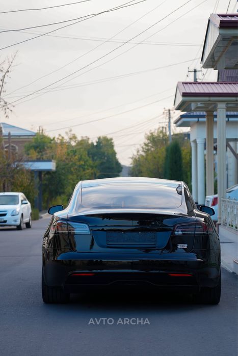 Tesla model S dual motors