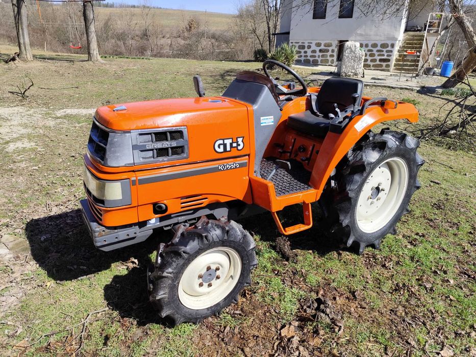 Трактор Kubota GT3 4х4 23 к.с. с мулчираща косачка и теглич