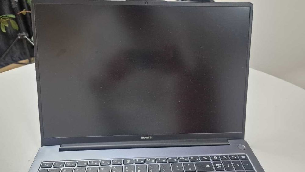 Офисный ноутбук Ultrabook Huawei d16