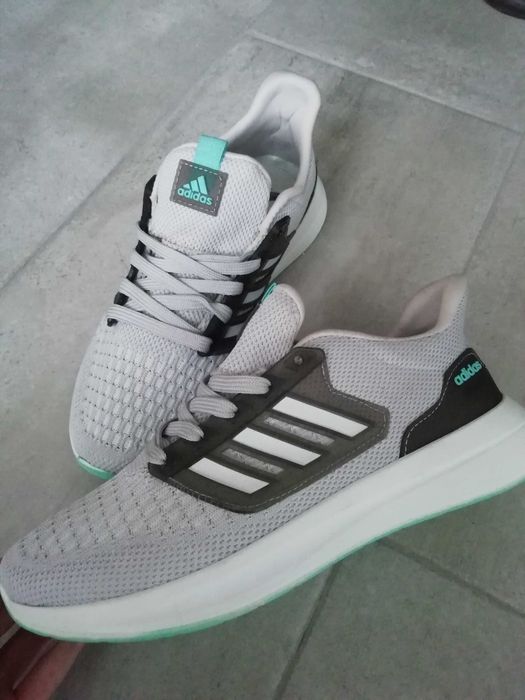 nike, adidas încălțăminte