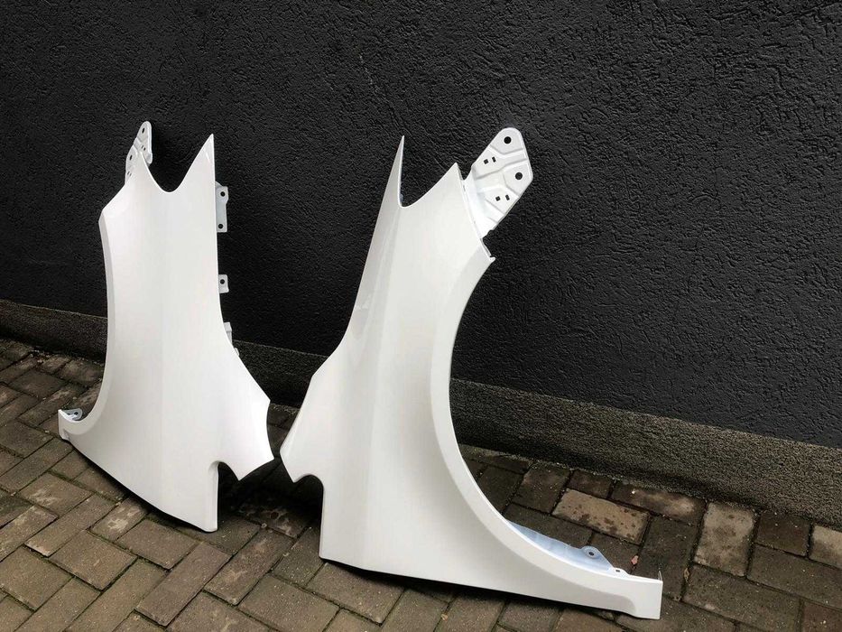 Aripa Fata Dreapta & Stanga VW Golf 5/V Plus 2005-2009 Vopsita Alb