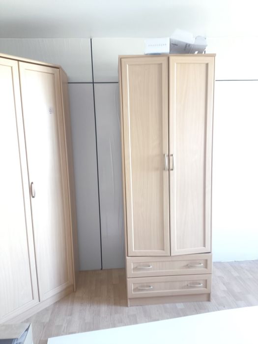 Продам угловой большой спальный мебель.