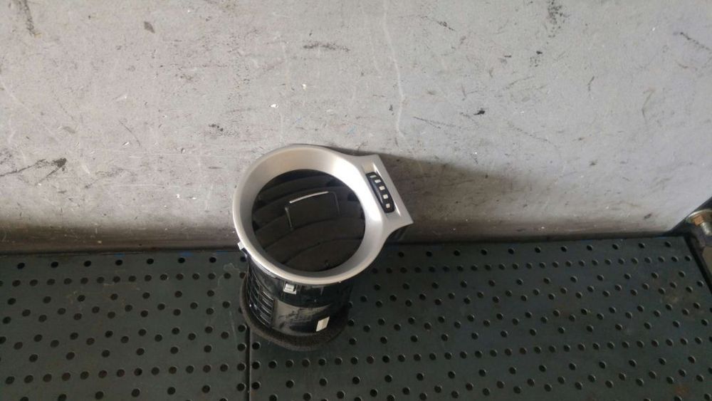 Grila ventilatie bord stanga renault koleos 1 hy 68761jy00a 68761jy00b