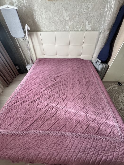 Двухспальная кровать