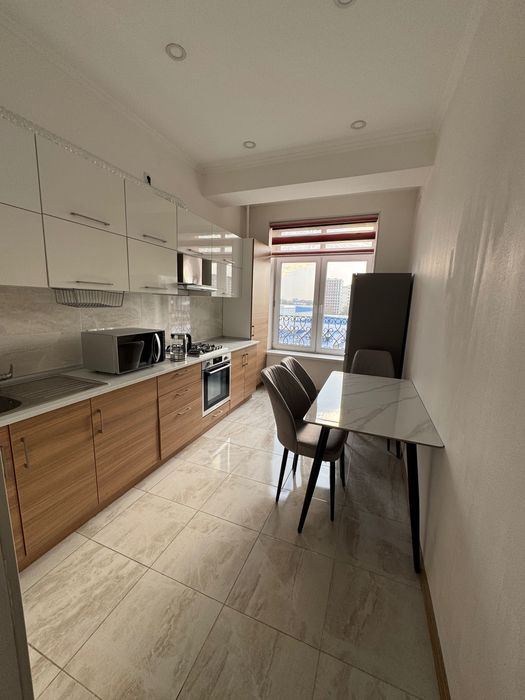 Сдается 3х комнатная квартира жк кушбеги бизнес!