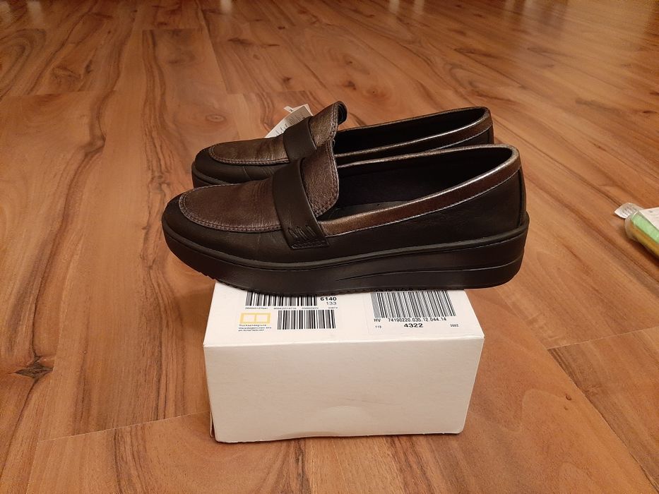 Нови обувки естествена кожа черно и сиво-36 номер