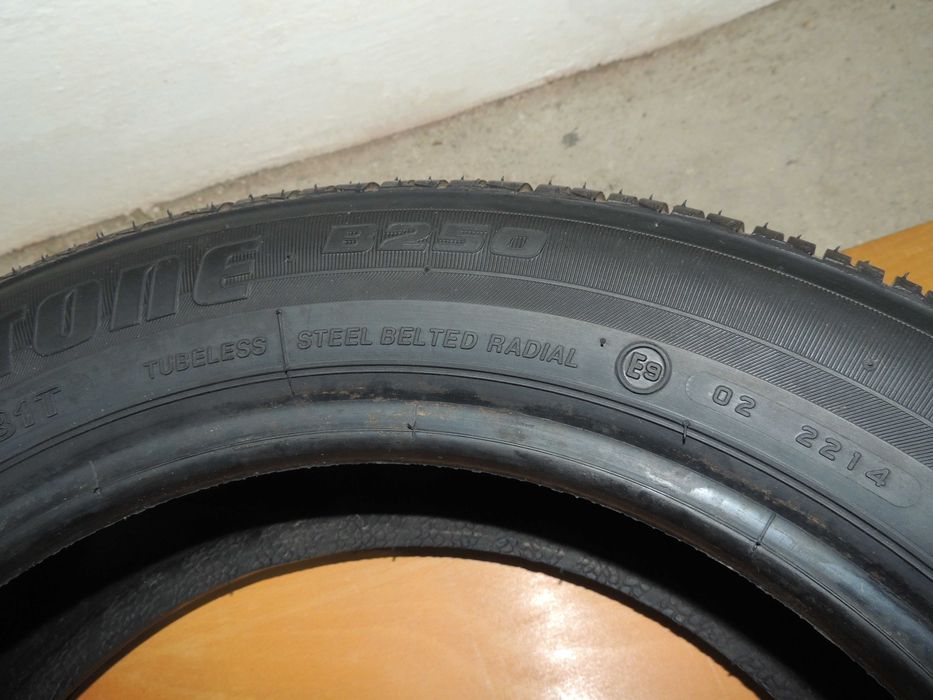 1 бр. гума BRIDGESTONE B-250 165/65 R15 81T.   Клещи за горивна тръба