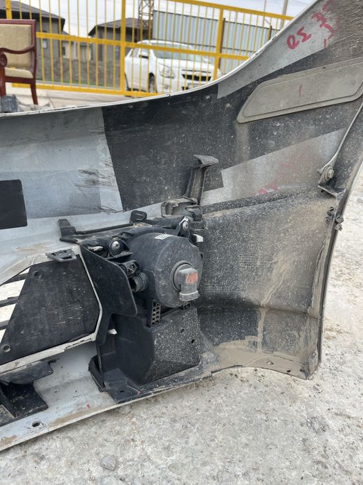 Бампер БМВ Ф30 продам  в сборе.