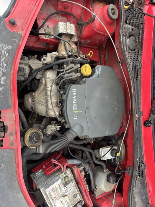 Bara fata far capota motor 1.4 MPI Dacia Logan