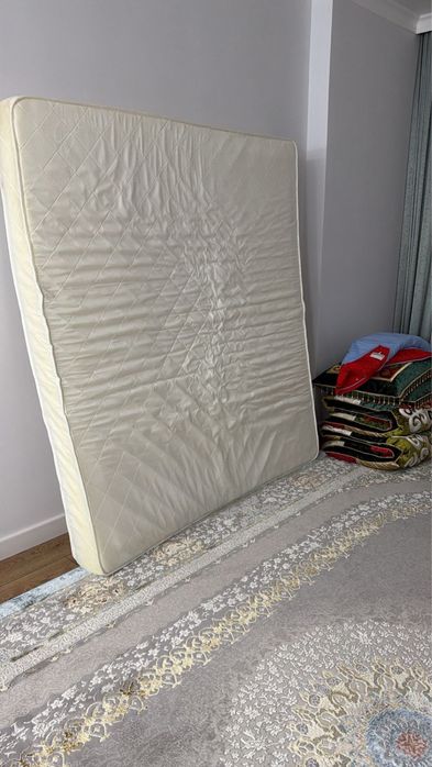 Матрас в хорошем состоянии, отдам даром