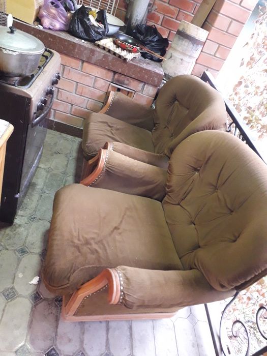 Divan ikkita kreslo divani spalni xam boladi nari komlpekt 1 milion