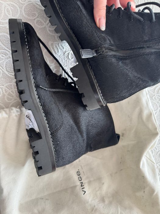 Vance боти от пони