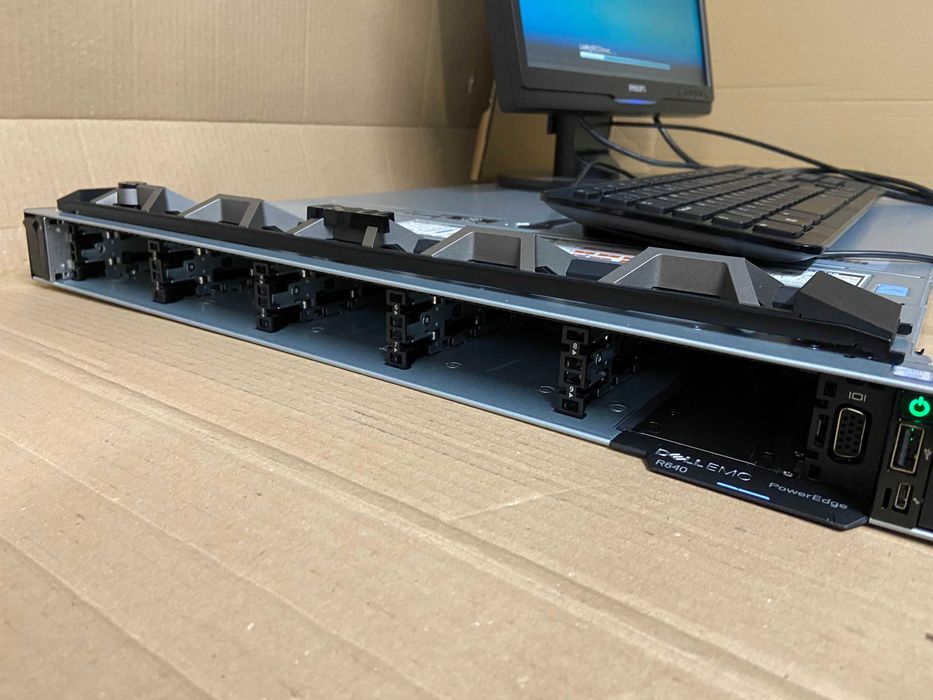 Сървър Dell R640 2x Gold 6138, 32GB RAM, 10x 2.5" SAS, Proxmox XCP-NG