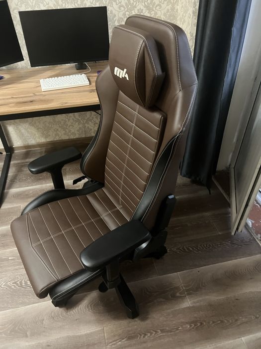 Игровое кресло dxracer