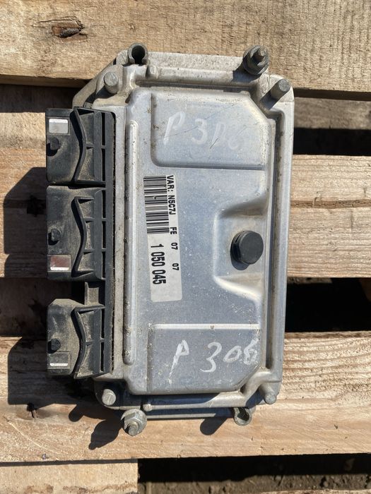 Компютър за двигател на пежо / ситроен 1.6 бензин 98кс