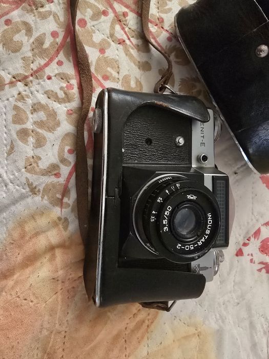 Продавам Фотоапарат Зенит