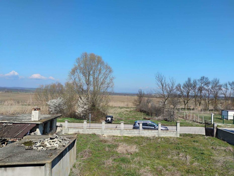 къща на груб строеж