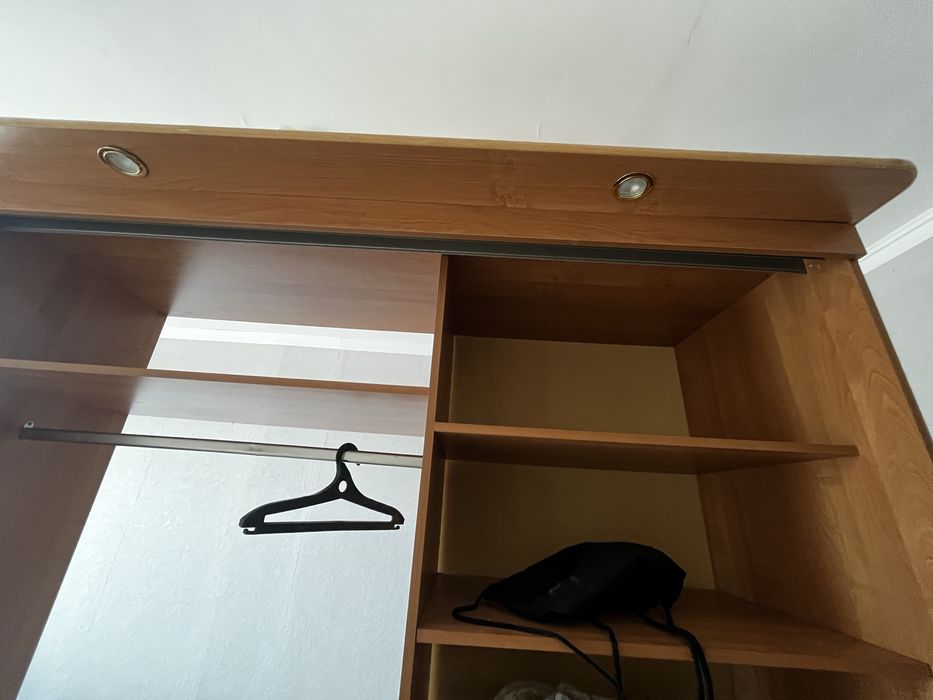 Шкаф купе с зеркалом