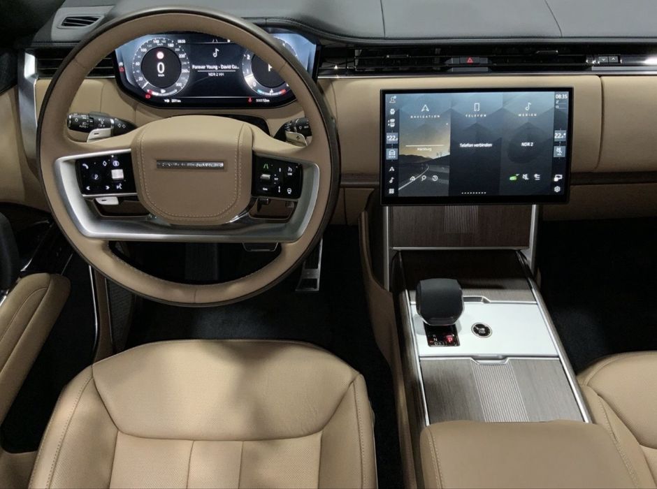 Range Rover Autobiography P530 LWB 7-Seat (Green Color)