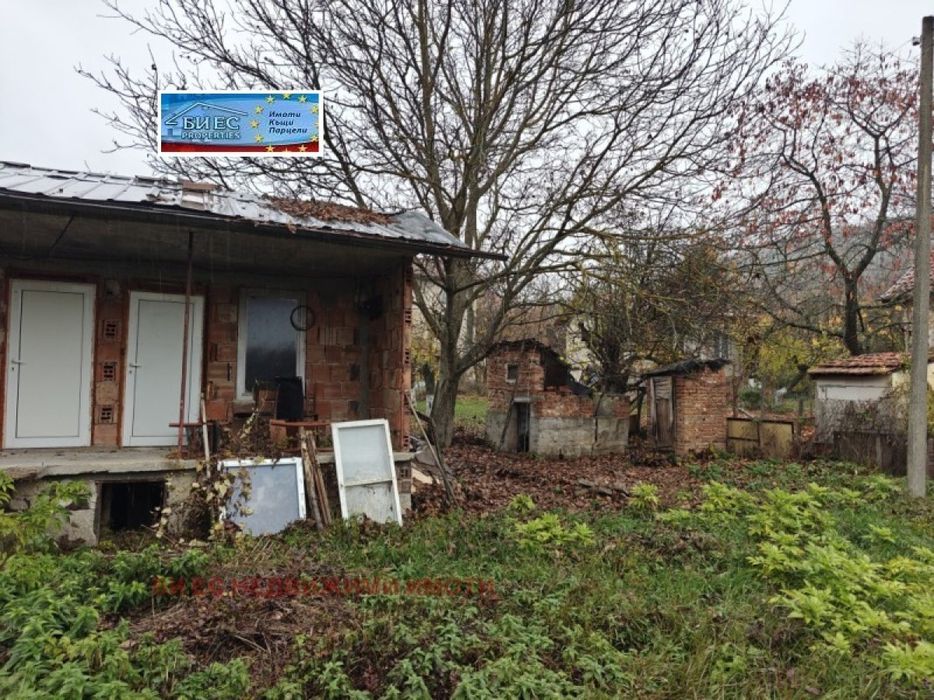 Къща в с. Горни Романци - 50 м²