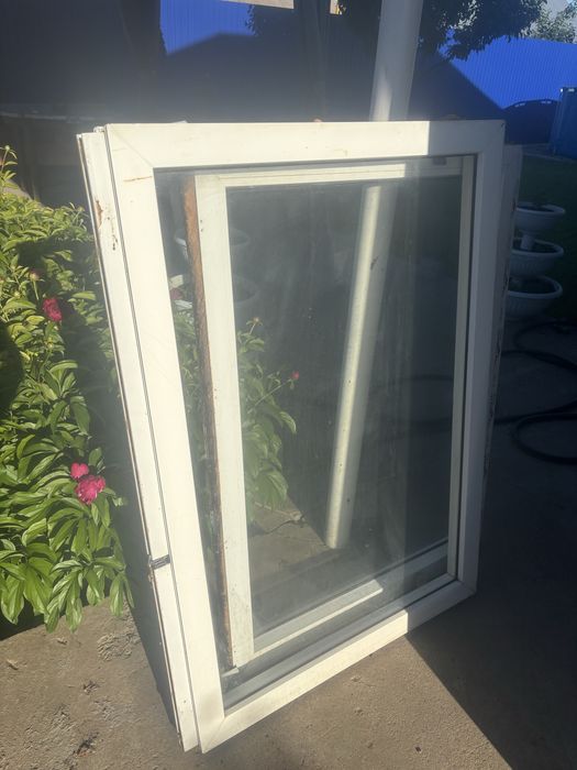 Продам 2 пластиковых окна