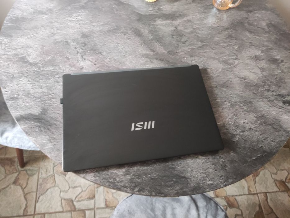 Ноутбук для работы MSI Modern 15 B5M